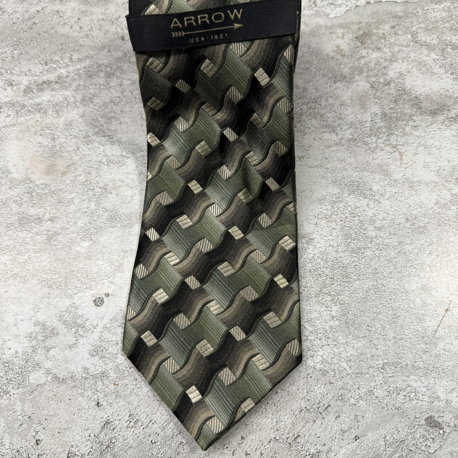 Arrow Tie Mens One Size Green Geometric Twister Polyester Classic Dress Necktie